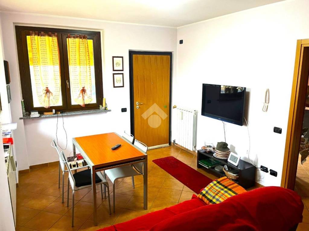 casa indipendente in vendita ad Albizzate