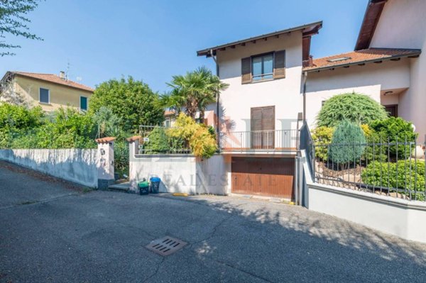 casa indipendente in vendita ad Albizzate