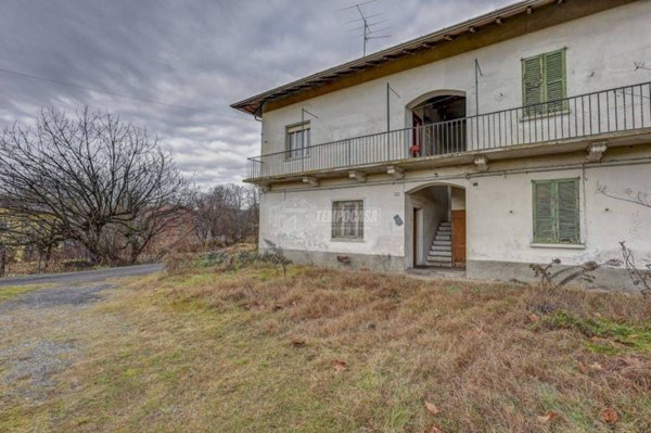 appartamento in vendita ad Angera