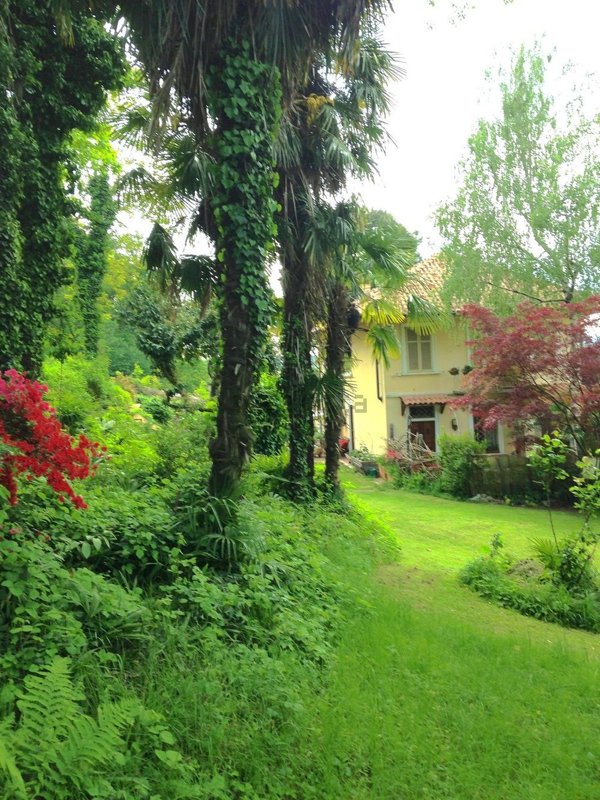 casa indipendente in vendita ad Angera