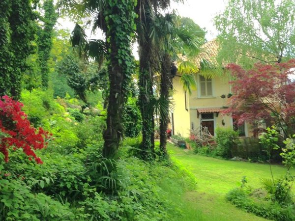 casa indipendente in vendita ad Angera