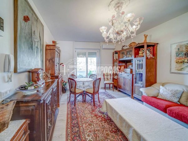 appartamento in vendita ad Angera