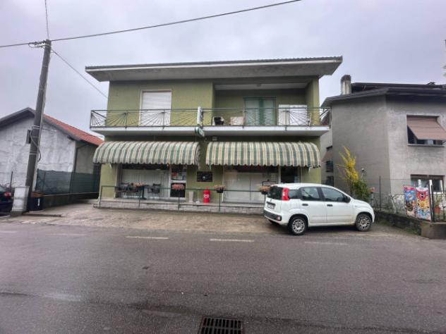 appartamento in vendita ad Angera