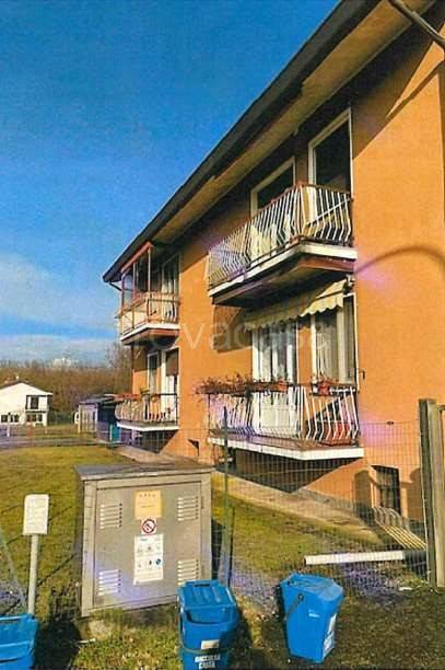 appartamento in vendita ad Angera
