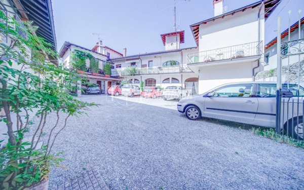 appartamento in vendita ad Angera