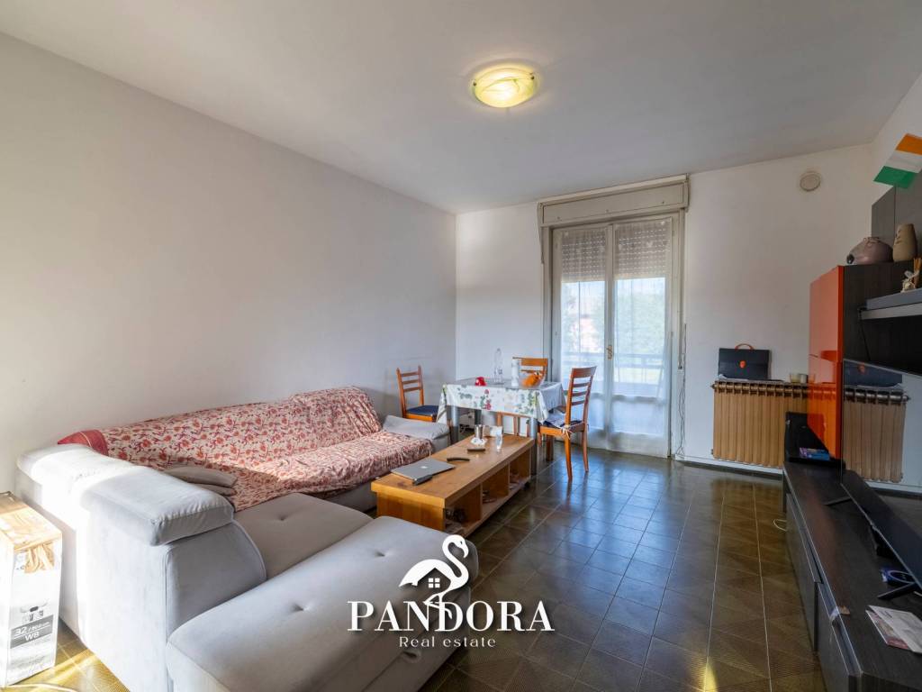 appartamento in vendita ad Angera