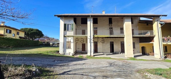 pentavano in vendita ad Angera