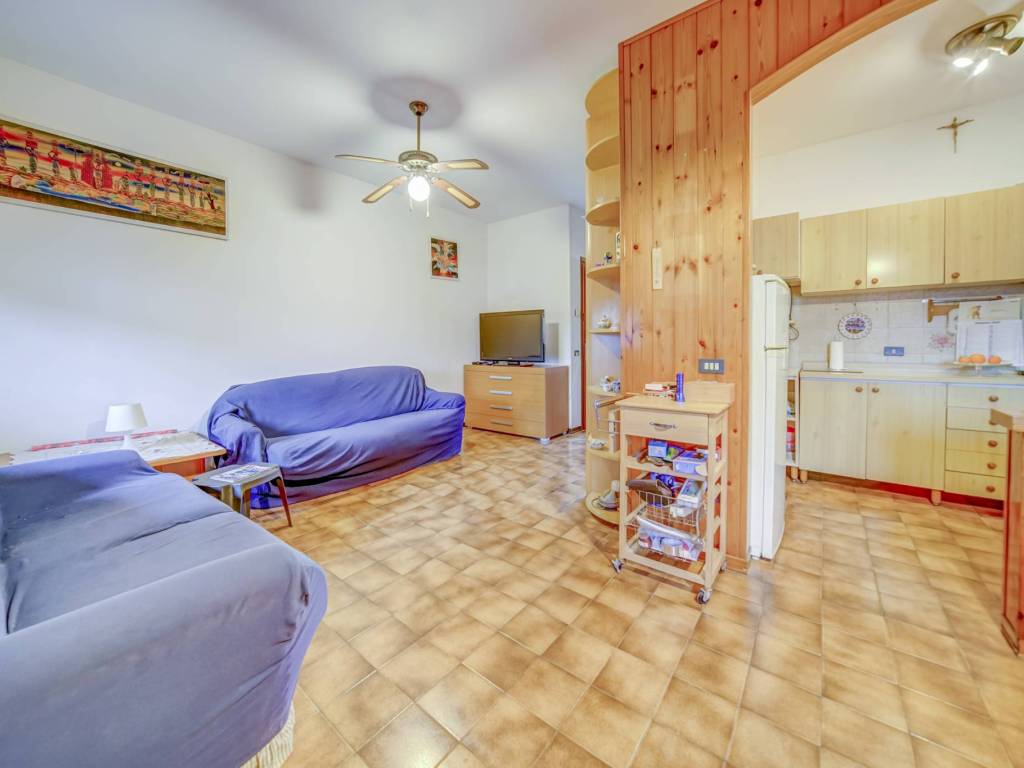 appartamento in vendita ad Angera