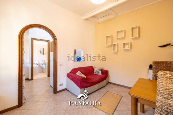 appartamento in vendita ad Angera