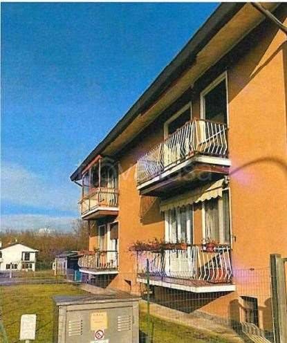 appartamento in vendita ad Angera