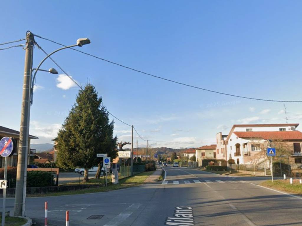 appartamento in vendita ad Angera