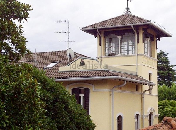 appartamento in vendita ad Angera