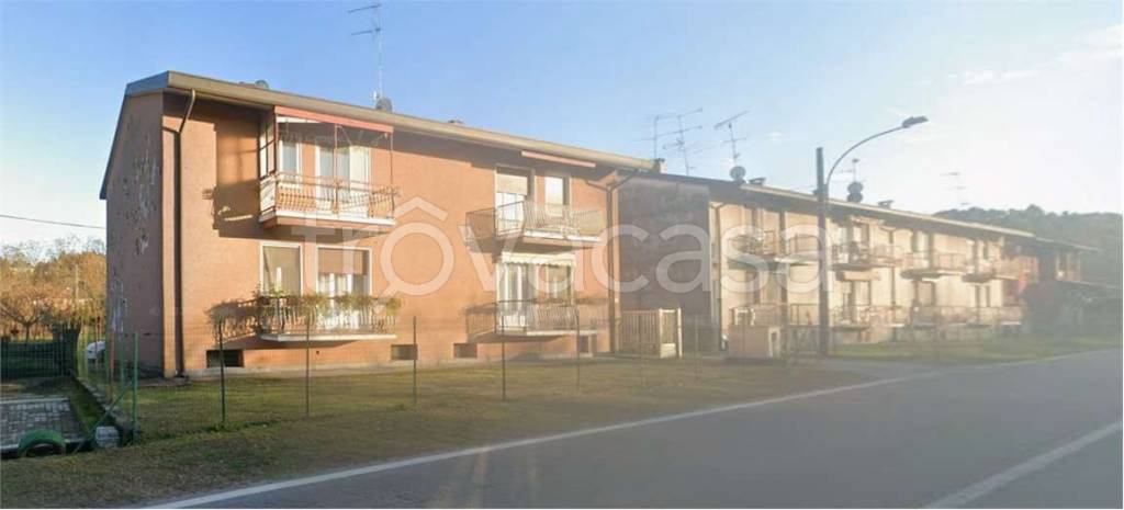 appartamento in vendita ad Angera