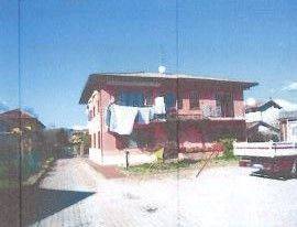 appartamento in vendita ad Angera