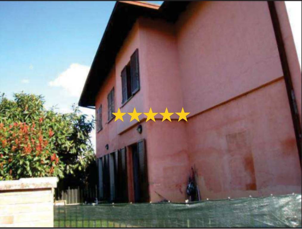 appartamento in vendita ad Angera