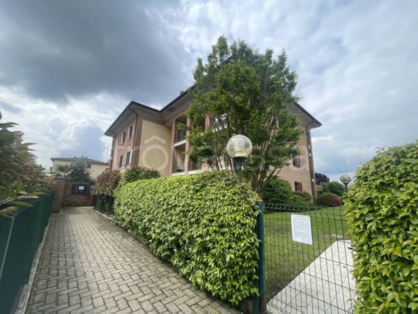 appartamento in vendita ad Angera