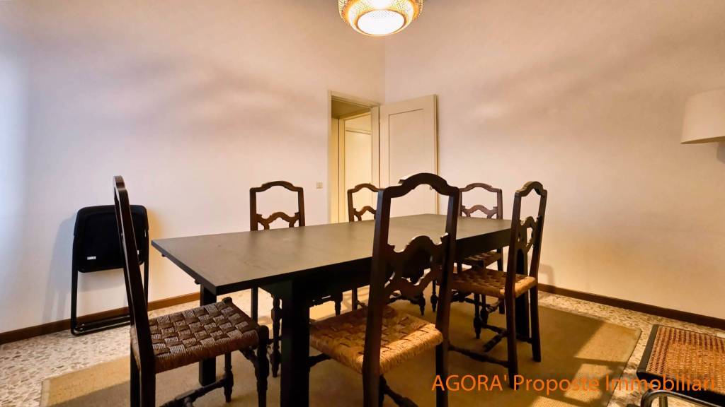 appartamento in vendita ad Angera