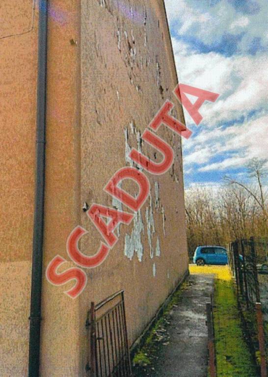 appartamento in vendita ad Angera