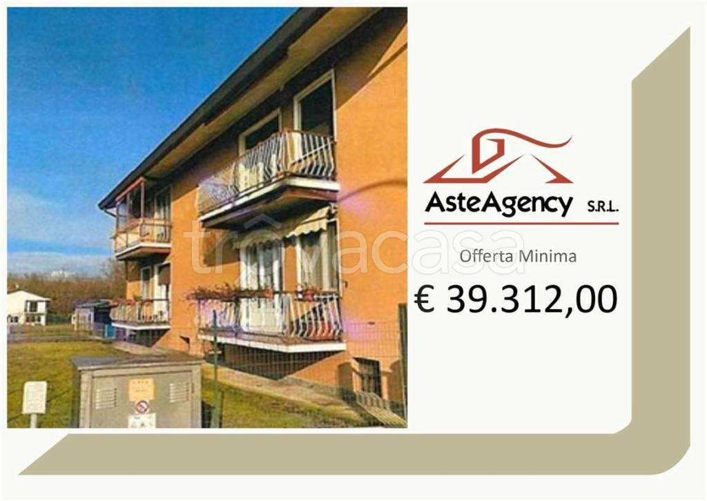 appartamento in vendita ad Angera