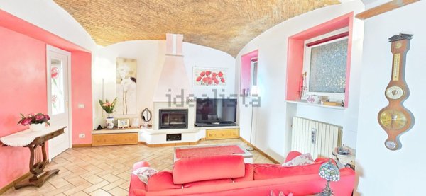 appartamento in vendita ad Angera