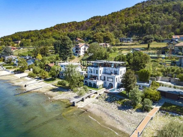 casa indipendente in vendita ad Angera