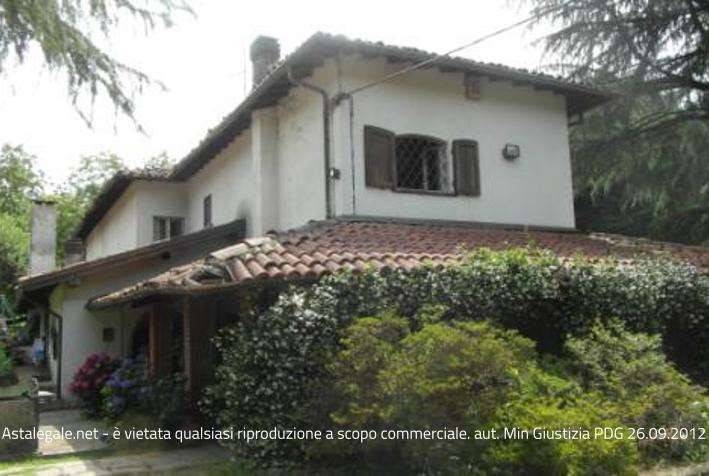 casa indipendente in vendita ad Angera