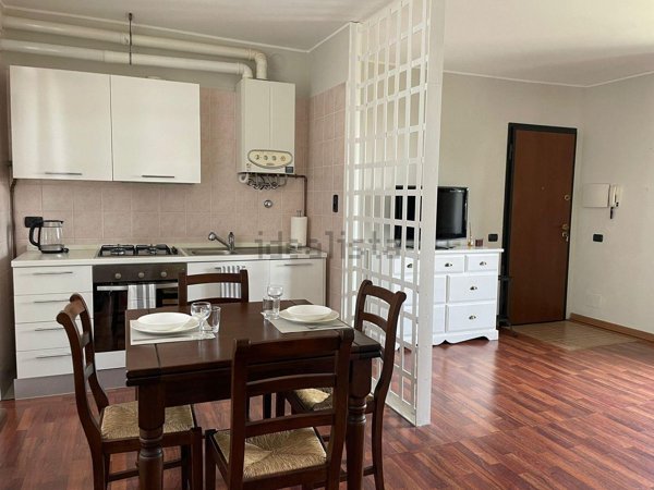 appartamento in vendita ad Angera