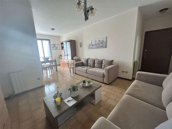 appartamento in vendita ad Angera