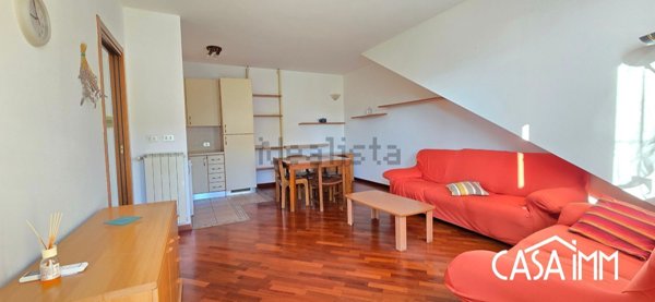 appartamento in vendita ad Angera