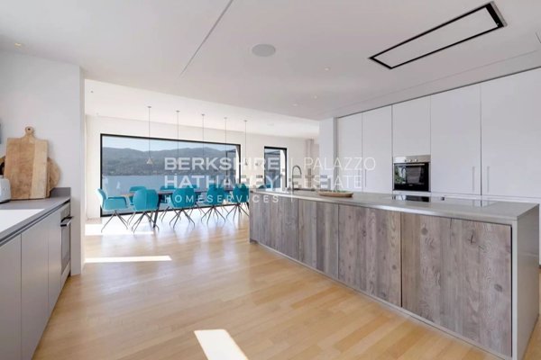 casa indipendente in vendita ad Angera