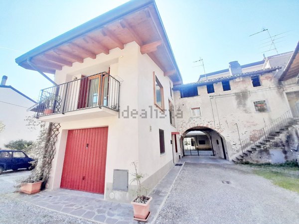 appartamento in vendita ad Angera