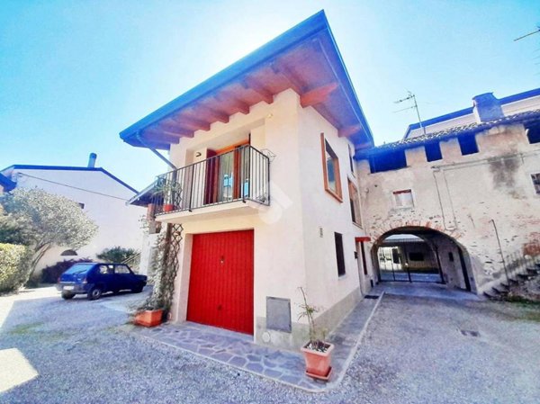 appartamento in vendita ad Angera