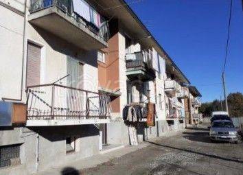 appartamento in vendita ad Angera