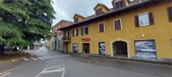 negozio in vendita ad Angera