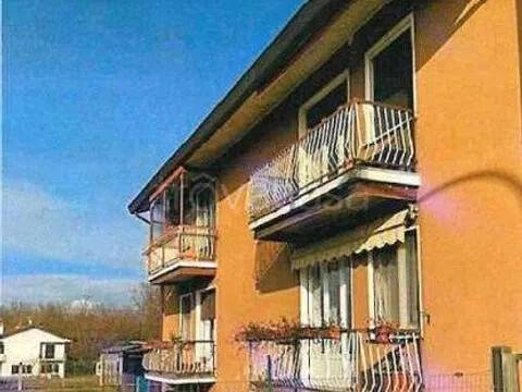 appartamento in vendita ad Angera