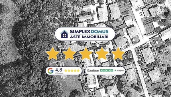 casa indipendente in vendita ad Angera in zona Barzola