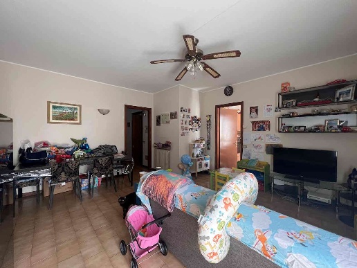 appartamento in vendita ad Angera in zona Barzola