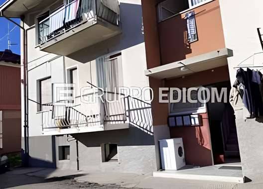 appartamento in vendita ad Angera