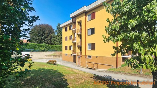 appartamento in vendita ad Angera