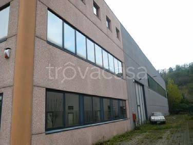 locale commerciale in vendita ad Arcisate