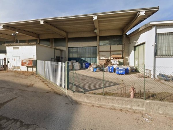 locale commerciale in vendita ad Arcisate