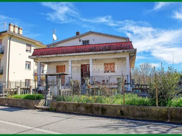 casa indipendente in vendita ad Arcisate