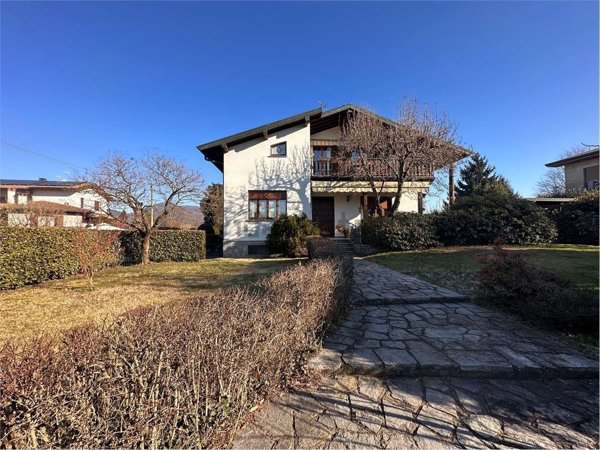 casa indipendente in vendita ad Arcisate