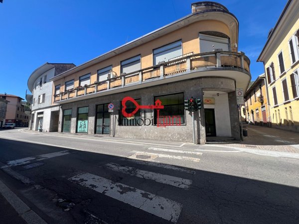 negozio in vendita ad Arcisate
