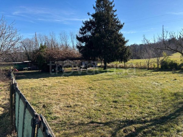 casale in vendita ad Arcisate