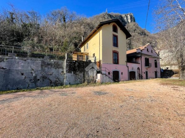 appartamento in vendita ad Arcisate