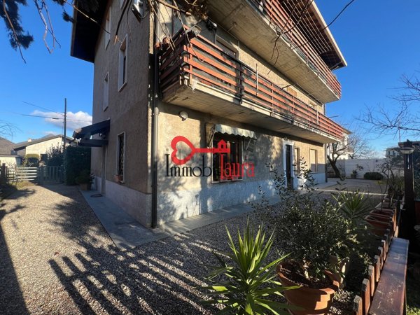 appartamento in vendita ad Arcisate