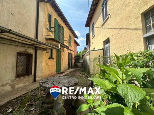 casa indipendente in vendita ad Arcisate