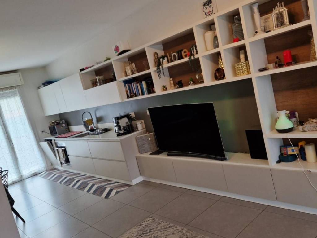 appartamento in vendita ad Arcisate in zona Brenno Useria