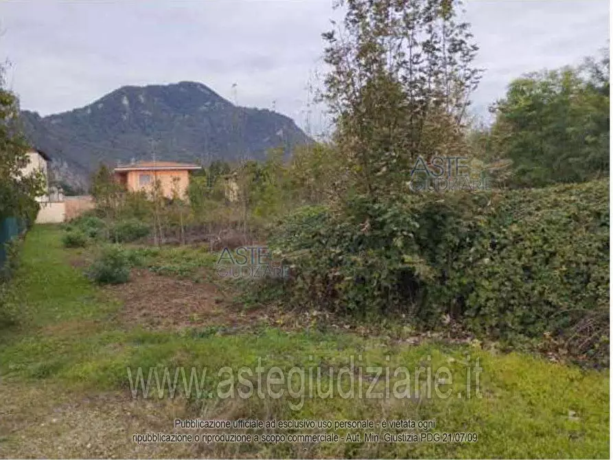 terreno edificabile in vendita ad Arcisate